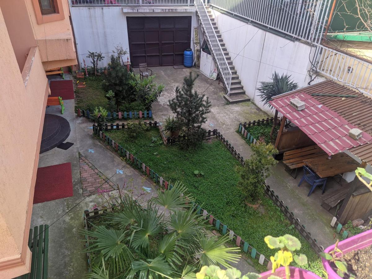 Guest House Kldiashvili Batumi Esterno foto