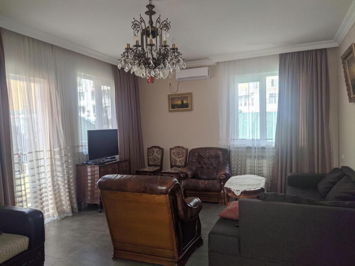 Guest House Kldiashvili Batumi Esterno foto