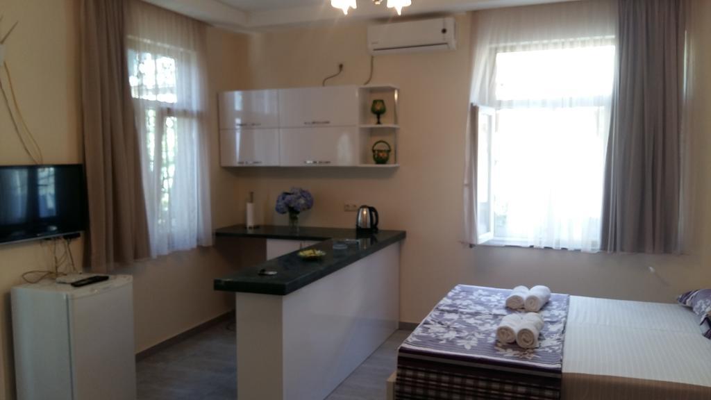 Guest House Kldiashvili Batumi Esterno foto